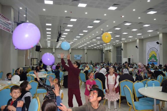 Yetimler bizlere Allah'ın emanetidir