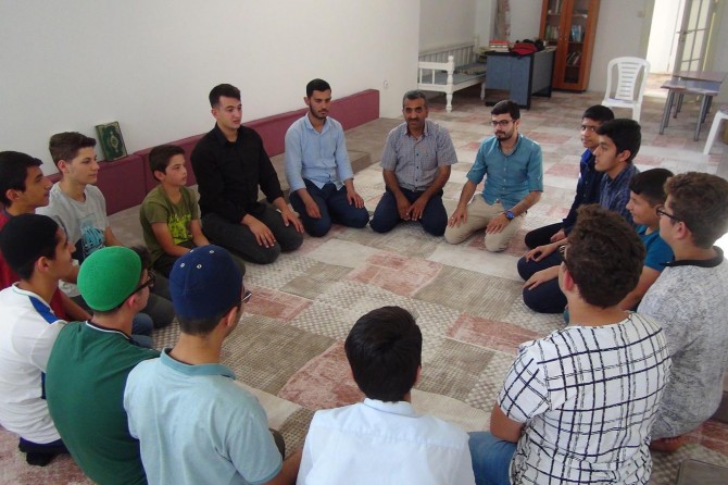 İtikafa girmekle dünyanın süsünden biraz da olsa sıyrılıyoruz