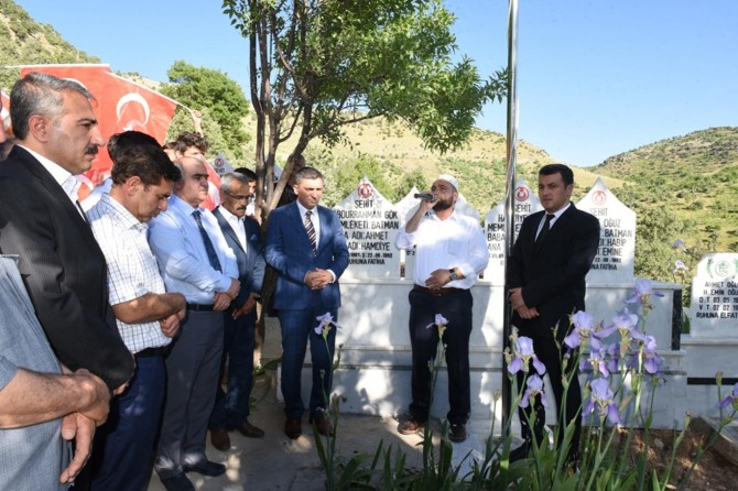 PKK'nin katlettiği 10 köylü için anıt mezar yapıldı