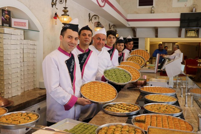 Gaziantepli baklavacılar bayram mesaisinde