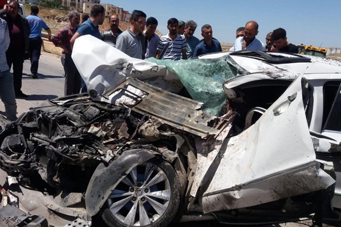 Gaziantep Şehitkamil'de kamyon ile otomobil çarpıştı: 1 ölü