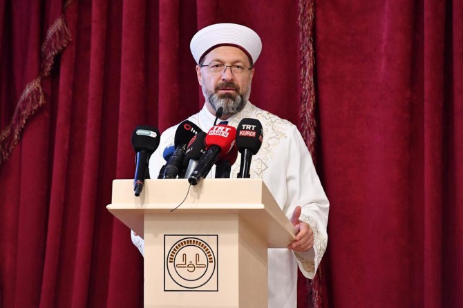 Diyanet İşleri Başkanı Erbaş: Yenikapı’da 300 bin kişiyle teravih namazı kılacağız
