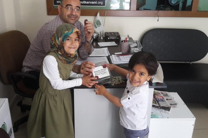 Miniklerden anlamlı yardım