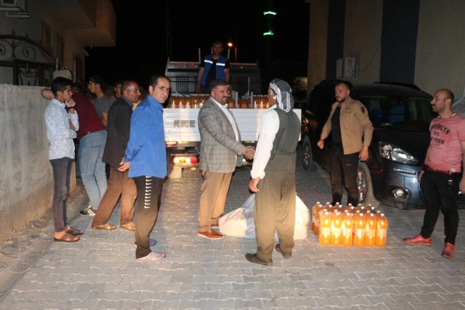 Beldenin bayram şekerini belediye başkanı karşıladı