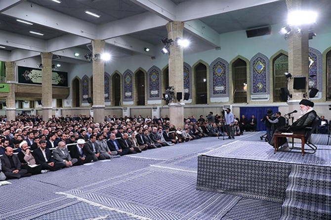 Hamaney: Filistin halkını savunmak insani ve İslami görevdir