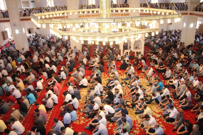 Ramazan’ın son cumasında Kadir Gecesi’nin önemine dikkat çekildi