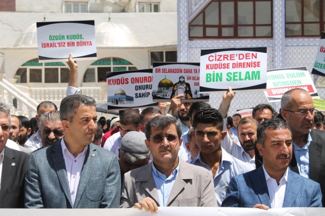 Siyonistler kaos ve kargaşadan beslenmektedir