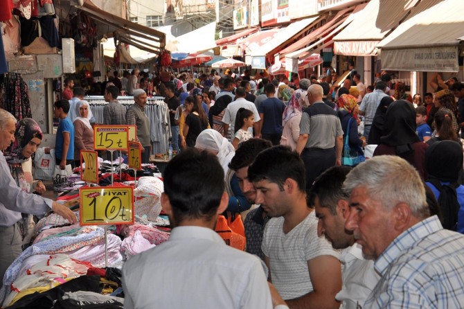 Bayram bereketi esnafın yüzünü güldürdü