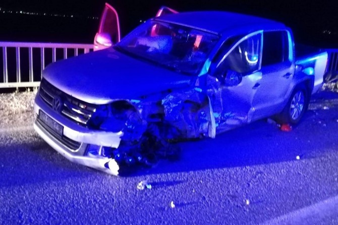 Batman Çayı köprüsü girişinde otomobil ile kamyonet çarpıştı: 5 yaralı