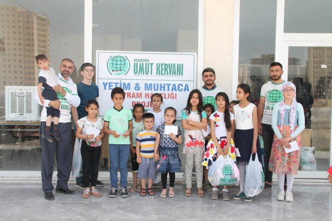 Mardin Umut Kervanından etimlere bayram harçlığı