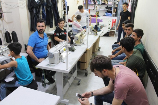 Terzi ve berberlerde son gün yoğunluğu