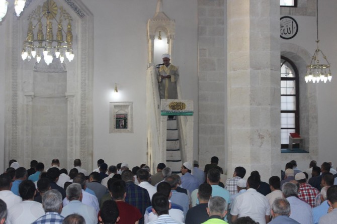 Hatırı sorulmamış hiçbir hasta, gönlü alınmamış hiçbir yaşlı bırakmayalım