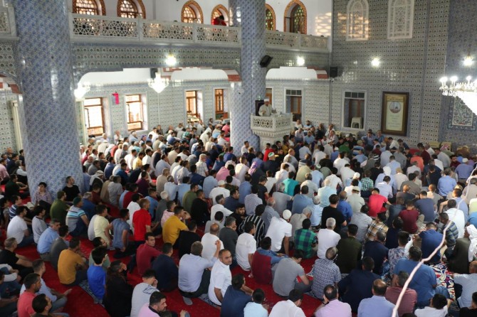 Bayram günleri Ramazan ayını eda edenlere Rabbimizin bir ikramıdır