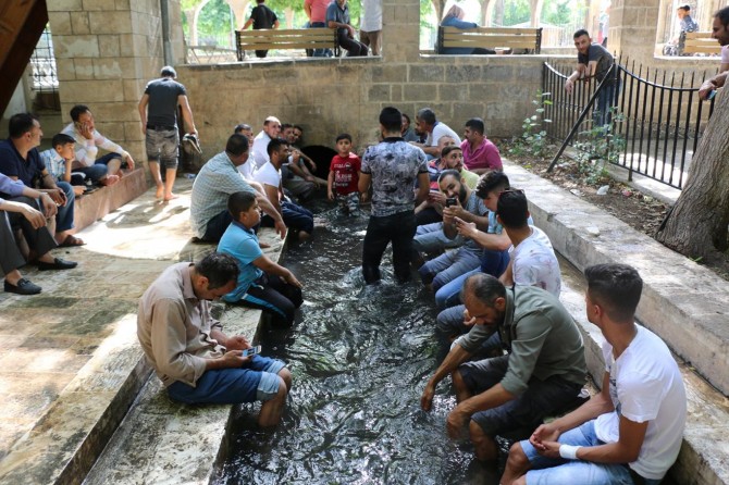 ​Şanlıurfa’da gençler ve yaşlılar serinledi, çocuklar eğlendi