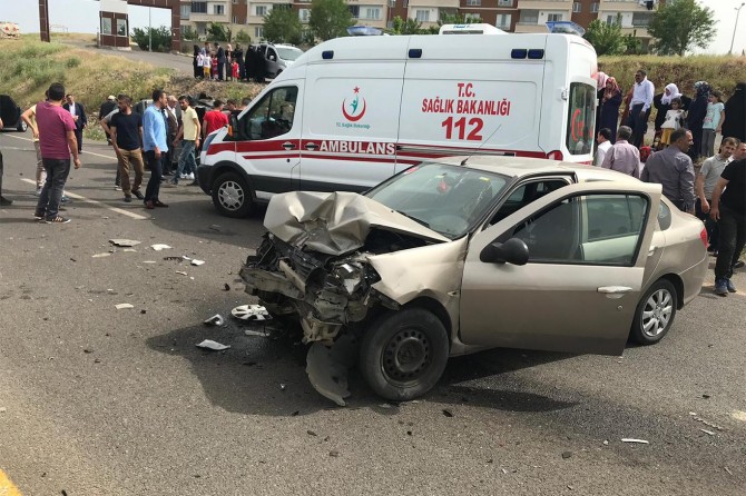 Bingöl-Genç Karayolunda kaza: 5 yaralı