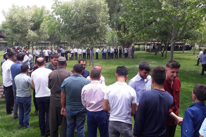 Evîndarên Pêxember li Qonyayê îda hev pîroz kirin