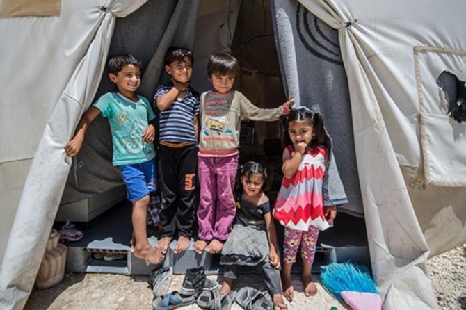 Ji hezar û 600 zarokên ku li kampa penaberan a Hollandayê diman xeber nayê standin