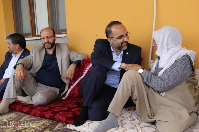 Serokê Giştî yê HUDA PARê malbatên şehîdanziyaret kir