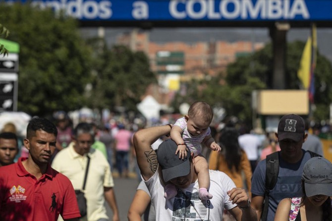 Venezuela-Kolombiya sınır kapıları açıldı
