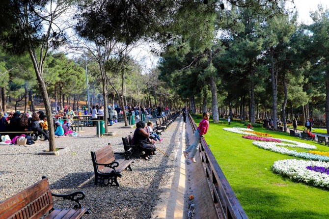Gaziantep Dülük Tabiat Parkı ziyaretçi akınına uğradı