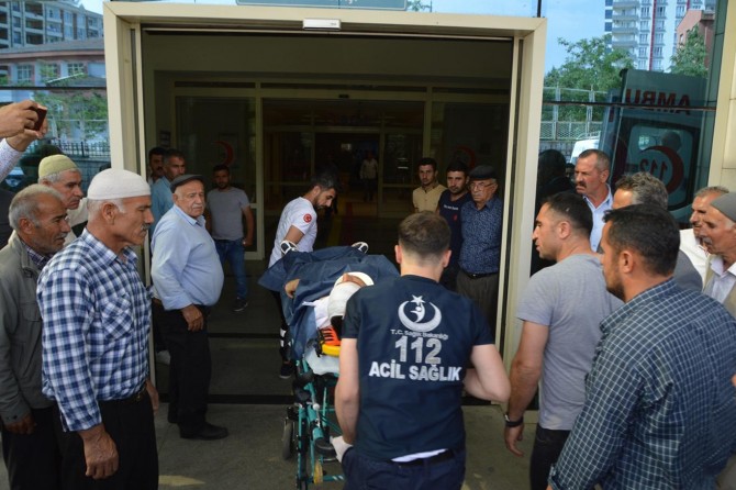 Siirt’in Meydandere köyünde patpat devrildi: 1'i ağır 4 yaralı