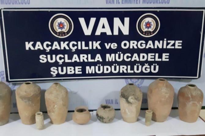 Van İpekyolu'nda tarihi eser operasyonu