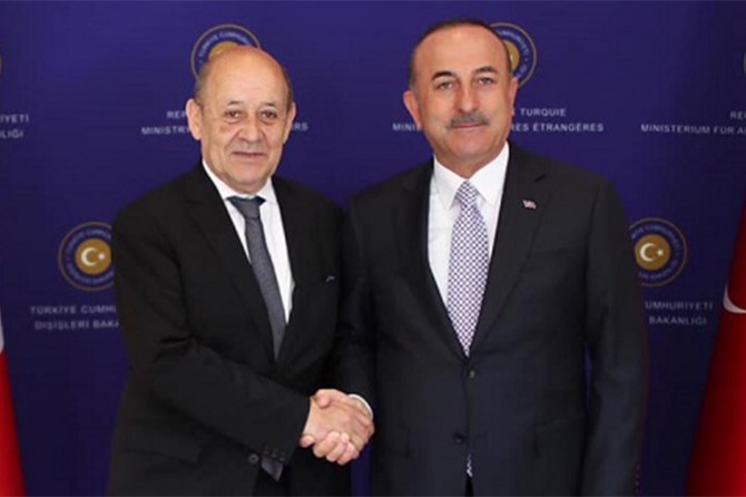 Çavuşoğlu, Fransa Dışişleri Bakanı ile görüştü