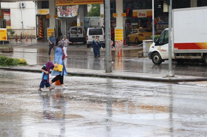 Gaziantep'te sağanak etkili oldu