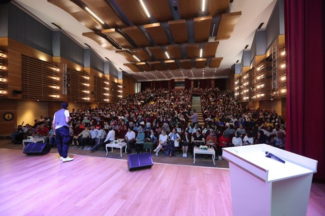 YKS öncesi öğrencilere seminer