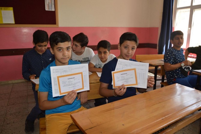 Siirt’te 93 bin öğrenci karne heyecanı yaşadı