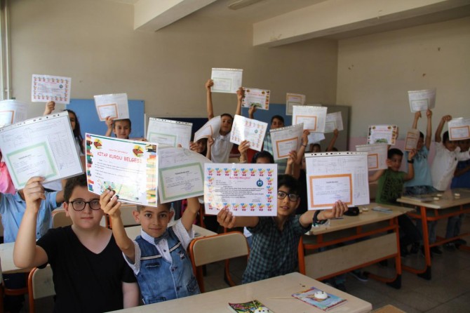 Midyat’ta 30 bin öğrenci karne heyecanı yaşadı