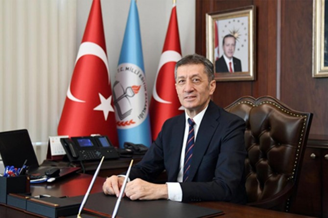 Bakan Selçuk'tan YKS'ye girecek öğrencilere mesaj