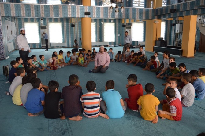 Çocuklarımız kurslarda sadece Kur’an öğrenmekle kalmayacak