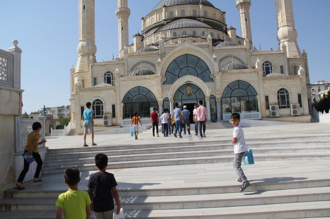 Neslimizin tek kurtuluş yolu Kur'an ahlakıyla ahlaklanmaktır