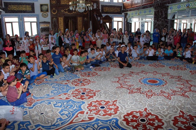 Ahlakı Kur’an olan nesle ihtiyacımız var
