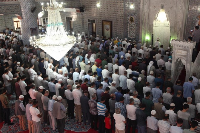 Şanlıurfa’da Mursi için gıyabi cenaze namazı kılındı