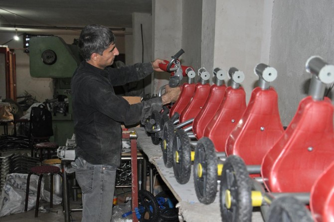 Batman'da ürettiği bisikletleri tüm Türkiye'ye satıyor