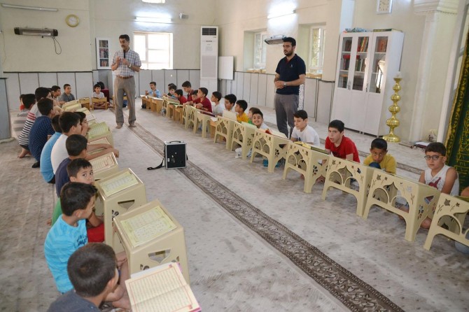 Ebeveynler çocuklarını Kur'an kurslarına getirmeli
