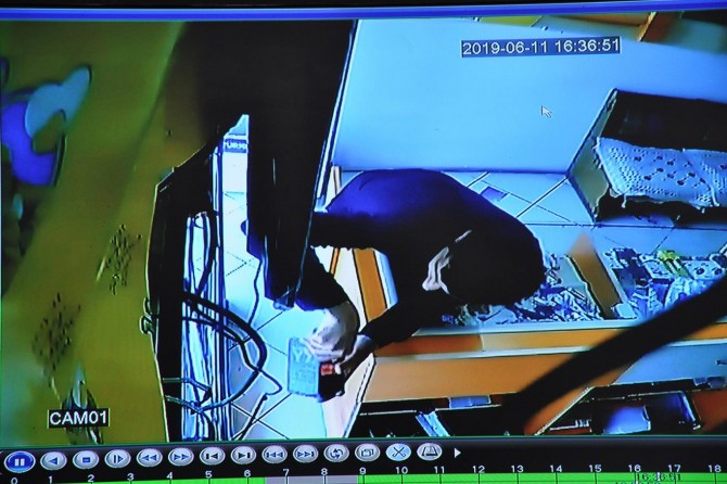 Batman’da hırsızlar gündüz vakti işbaşındaydı