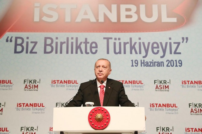 Siyaset kutuplaştırmak için değil gönülleri buluşturmak için yapılır