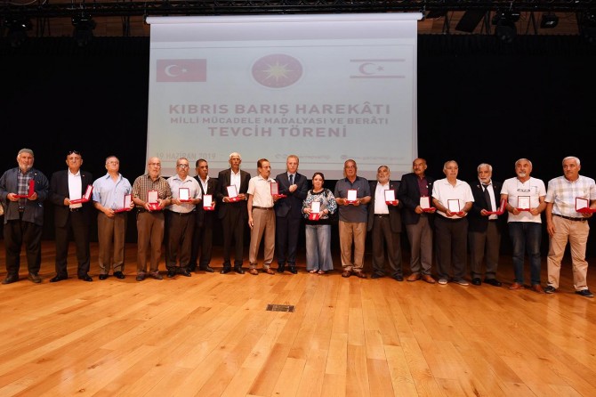 Kıbrıs gazilerine madalya ve berat verildi