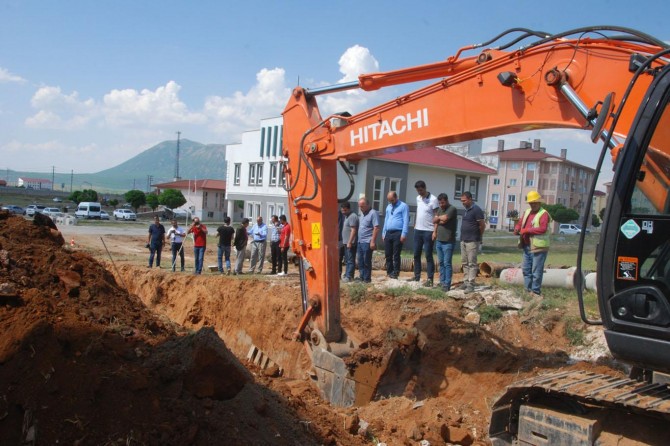 Bitlis'in kanalizasyon ve içme suyu sorunu çözülüyor