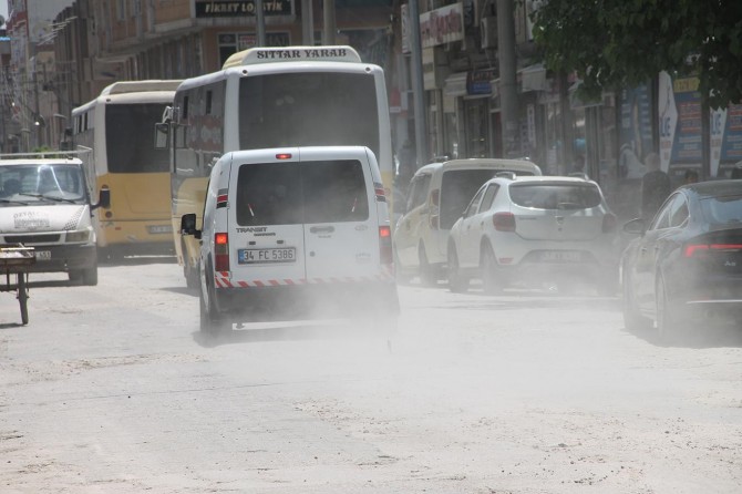 Halkın bozuk yol isyanı