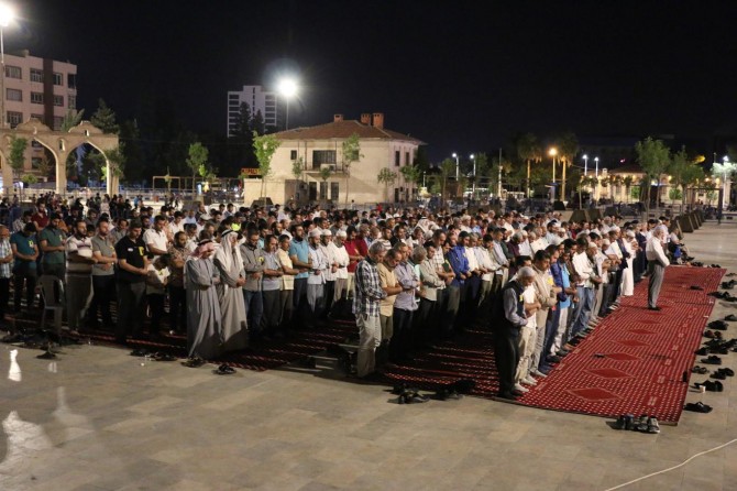 Mursi Filistin davasına sahip çıktığı için şehid edildi