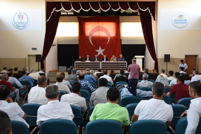 Hilvan'da muhtarlar toplantısı