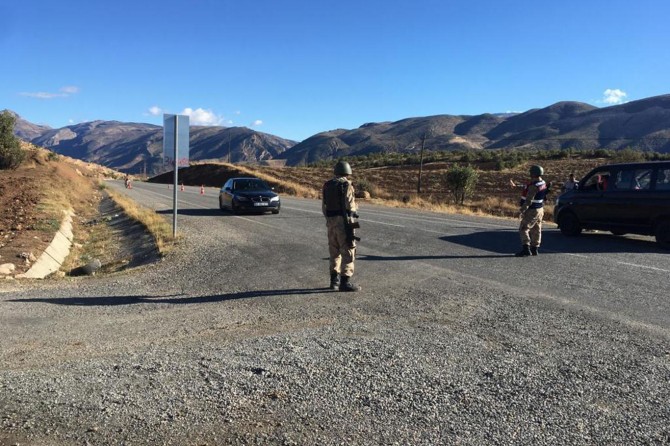 Siirt'te Jandarma'dan narkotik ve göçmen kaçakçılığı uygulaması