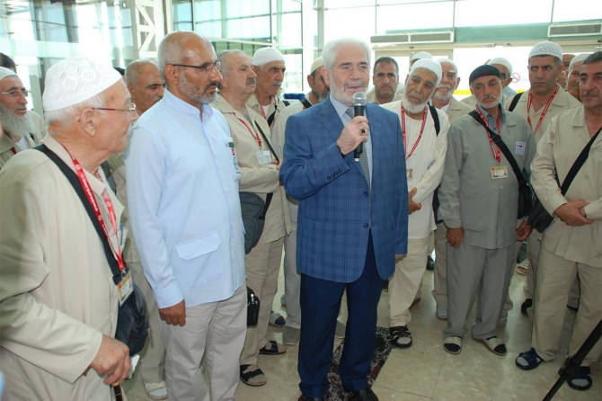 Hac kafilesinin gidiş-dönüş tarihlerini açıkladı