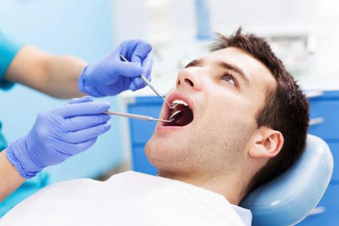 Sigara diş eti renklenmelerine sebep oluyor