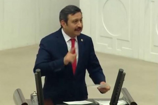 Lut Kavminin Çocuklarıyız pankartlarıyla İstanbul sokaklarını kirleten soysuzlar