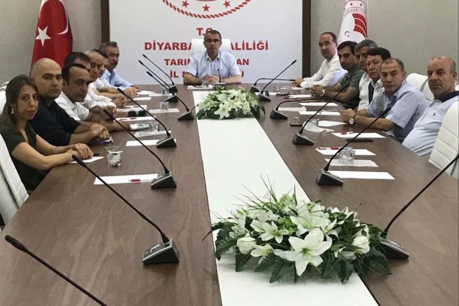 Diyarbakır'da anız yangınlarını önleme toplantısı yapıldı
